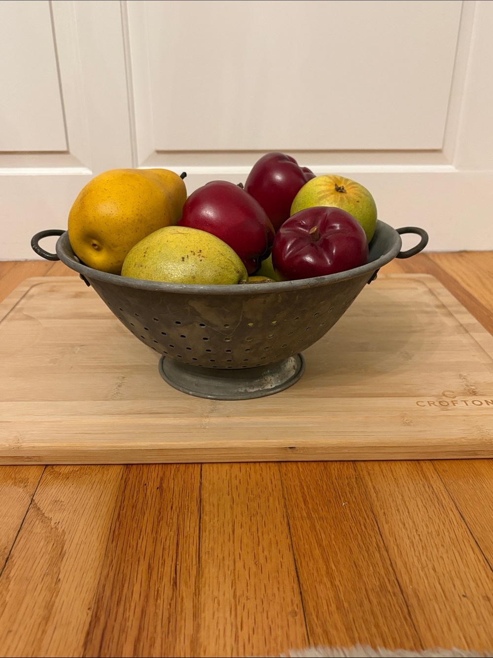 VTG MCM Aluminum Silver Rustic Farmhouse Pedestal Colander OS